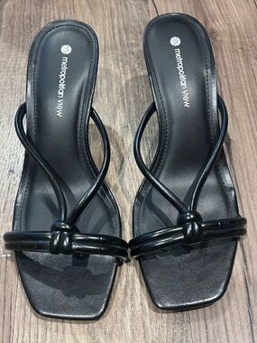 Metropolitan View Women's Black Knot-Strap Slide Sandals